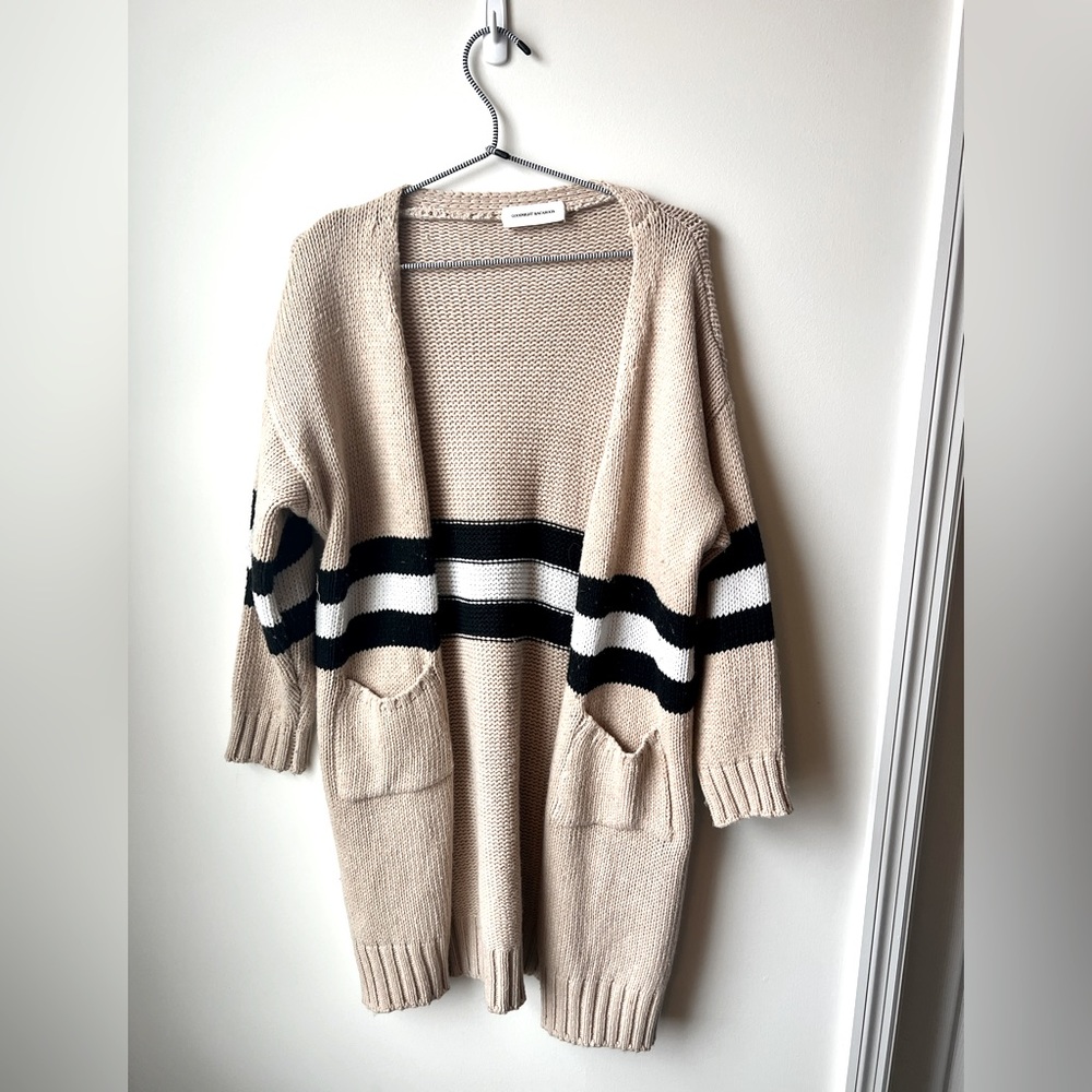 Goodnight Macaroon Estrella Stripped Color-block cardigan